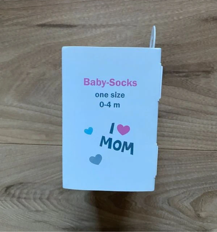 Cadeau de naissance - Paire de chaussettes "I love mom" (0-4 mois) - photo numéro 2