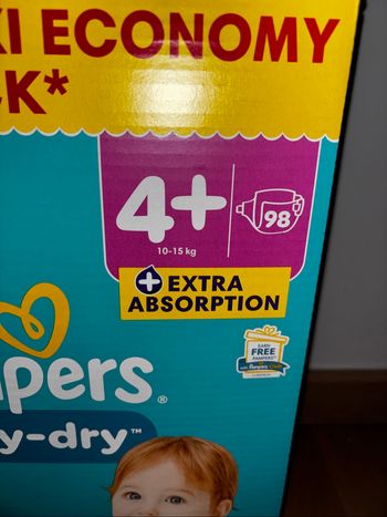 Lot de 2 Maxi Pack de 98  Couches Pampers  Baby-Dry Neuf Dans L’emballage.