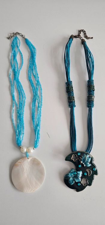 Lot de 2 colliers fantaisies neufs
