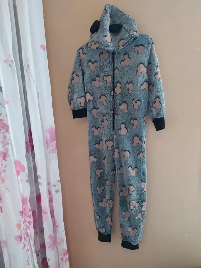 Combinaison pyjama Mickey 🐭 - photo numéro 2