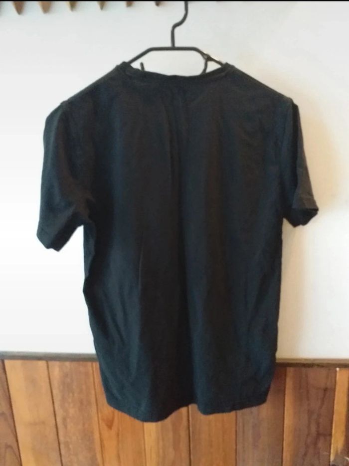 Tee-shirt noir et vert - photo numéro 2