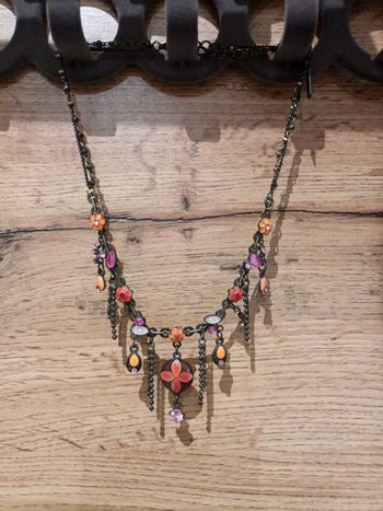 Collier avec fleurs Axelle Creation
