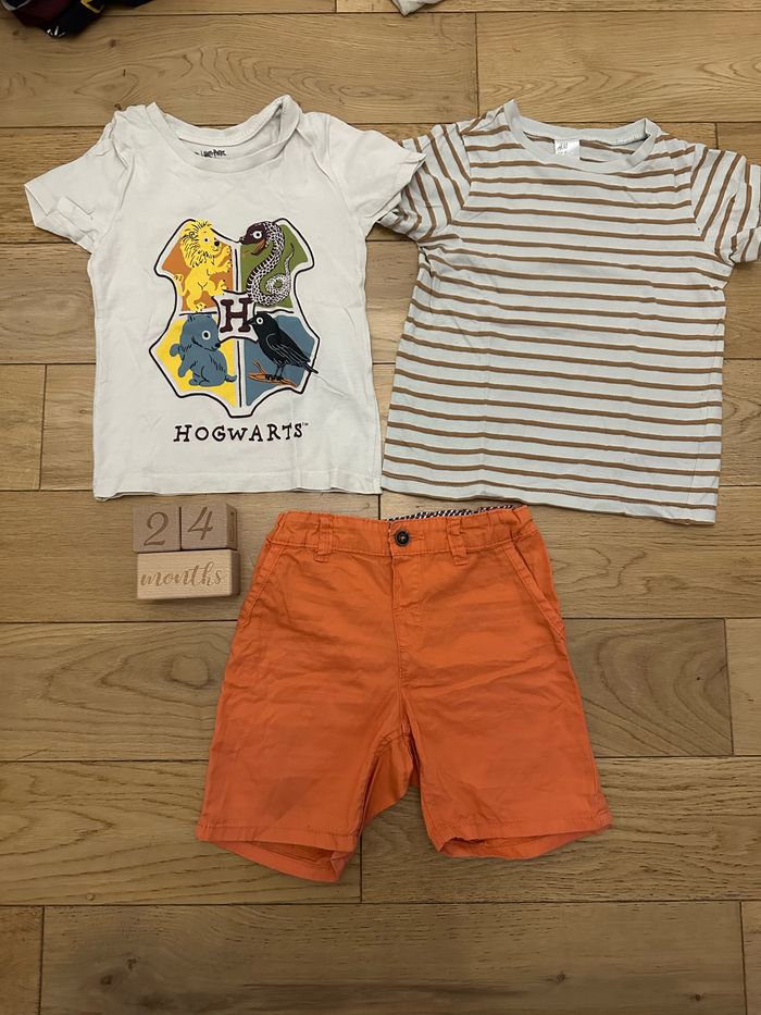Tee shirt Harry Potter tee shirt H&M et short orange taille 18/24 mois
