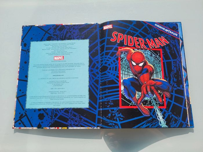 Livre grand format Cherche et trouve Spider-man 🕸 - photo numéro 3