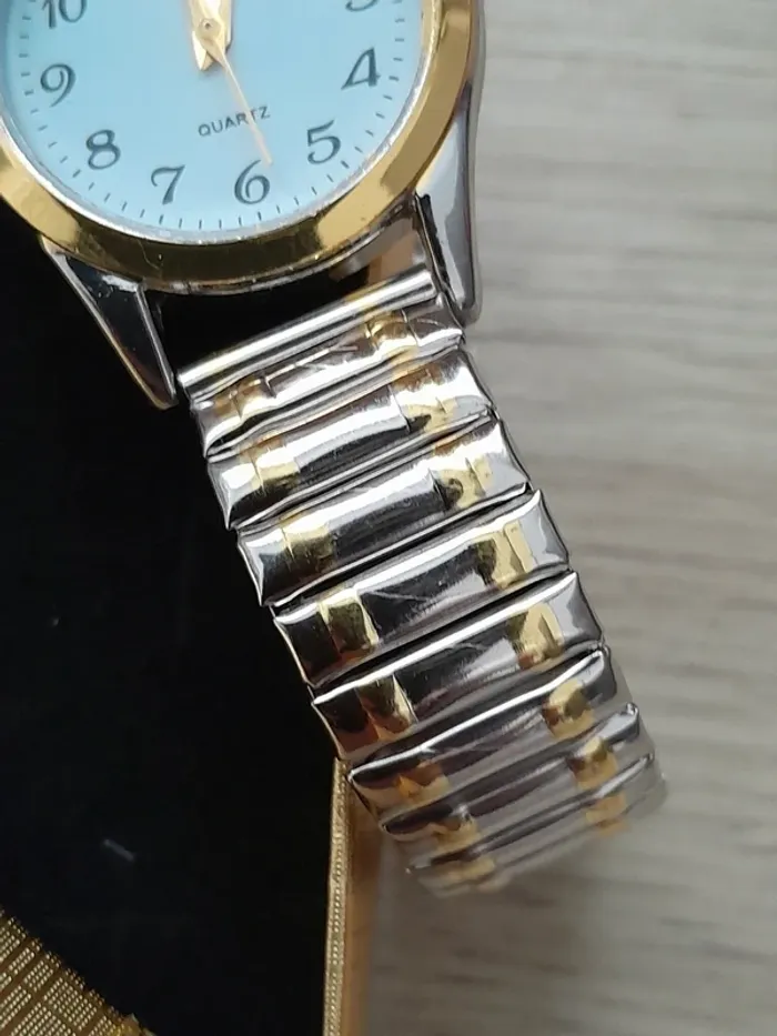 Montre quartz, bracelet élastic, dorée et argentée - photo numéro 4