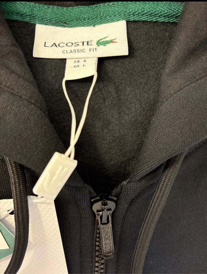 Sweat à capuche Lacoste neuf - photo numéro 3