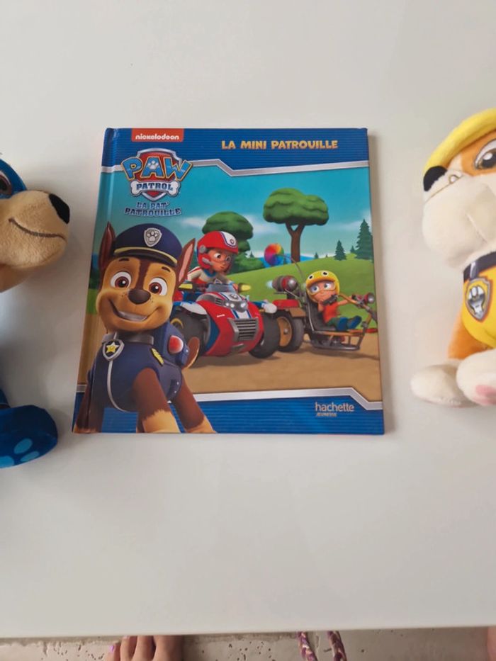 Lot paw patrol pat patrouille peluche livre super patrouille - photo numéro 2
