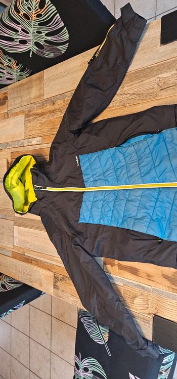 Doudoune garçon wed'ze de chez decatlon taille 10 ans