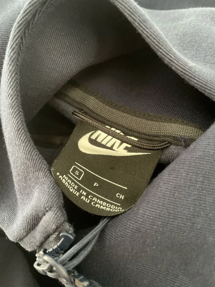 Veste à capuche bleu marine Nike - taille S - neuve - photo numéro 3