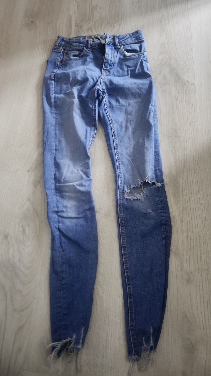 Jean troués taille 32