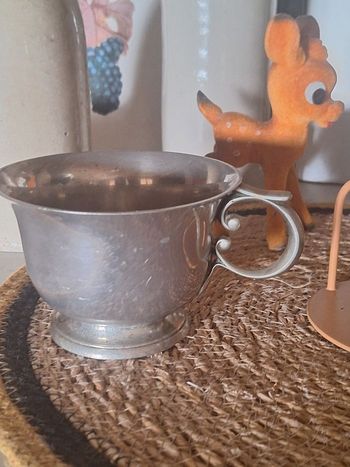 Tasse ancienne en métal argenté Bernadorf