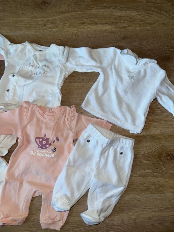 Lots 11 pyjamas 1 mois - photo numéro 6