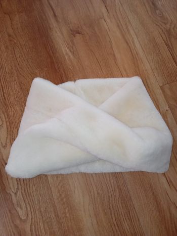 Cache cou a fourrure neuf