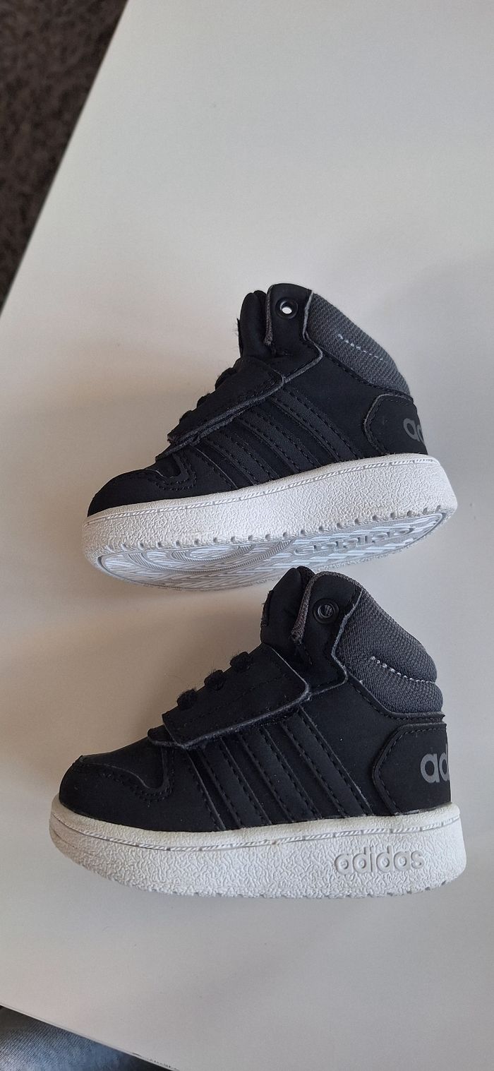 Baskets montantes neuves - photo numéro 3