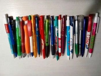Lot de 21 stylos publicitaires