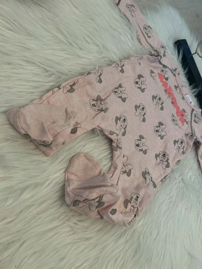 Très beau pyjama minnie Disney 🥰 taille 9 mois - photo numéro 2