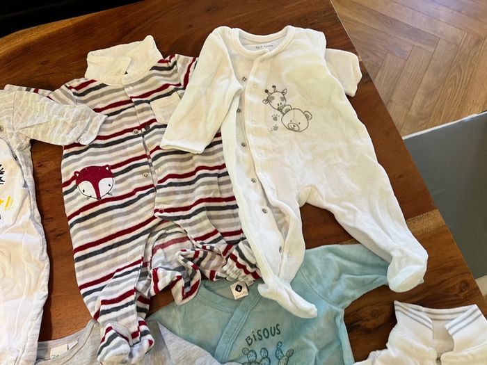 Lot vêtement 1 mois garçon - photo numéro 7