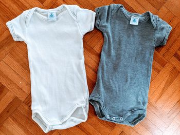 Lot de 2 body Petit bateau 3 mois coton manches courtes