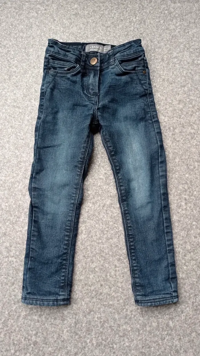 Orchestra pantalon doublé
Taille 3 ans
Très bon état