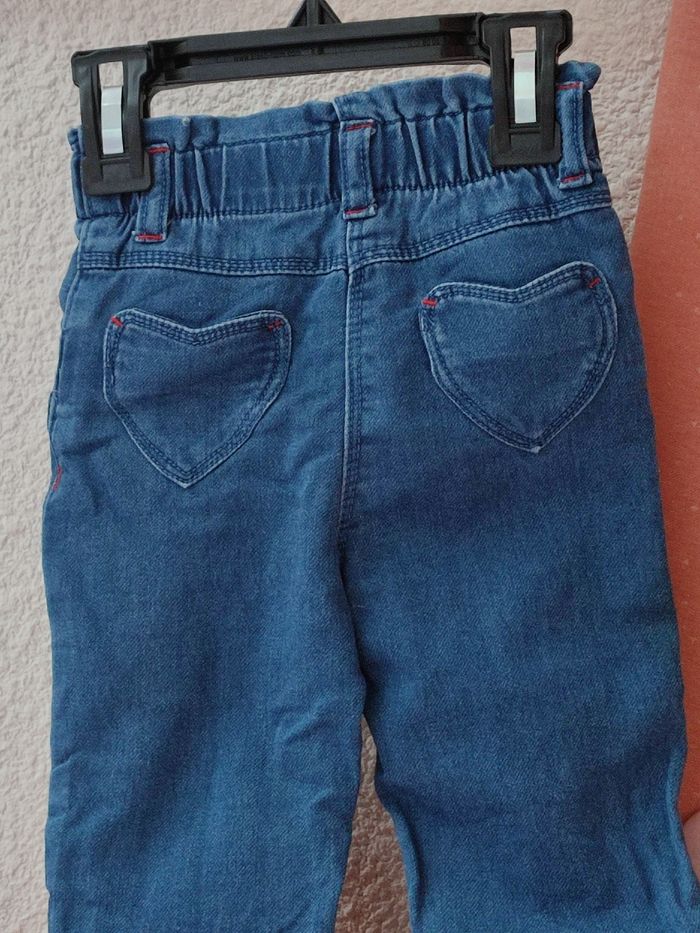 Pantalon en jean fleur - Resserré à la taille - 23 mois - Très bon état - Orchestra - photo numéro 5