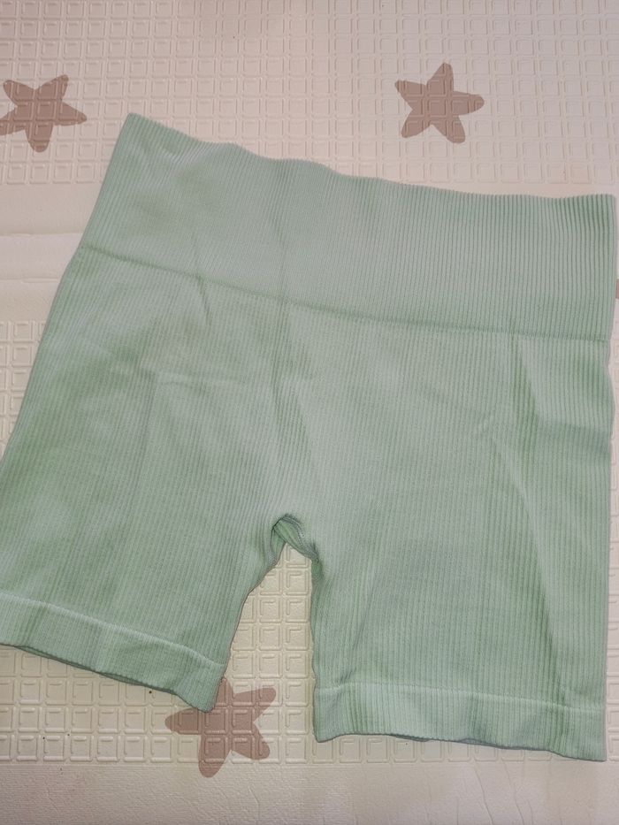 Short de sport femme