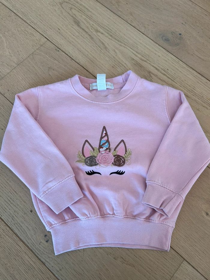 Sweat brodé rose charlotte et compagnie