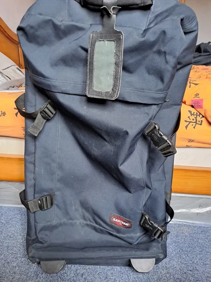 Valise à roulettes Eastpak 121L - 2 compartiments - Très bon état