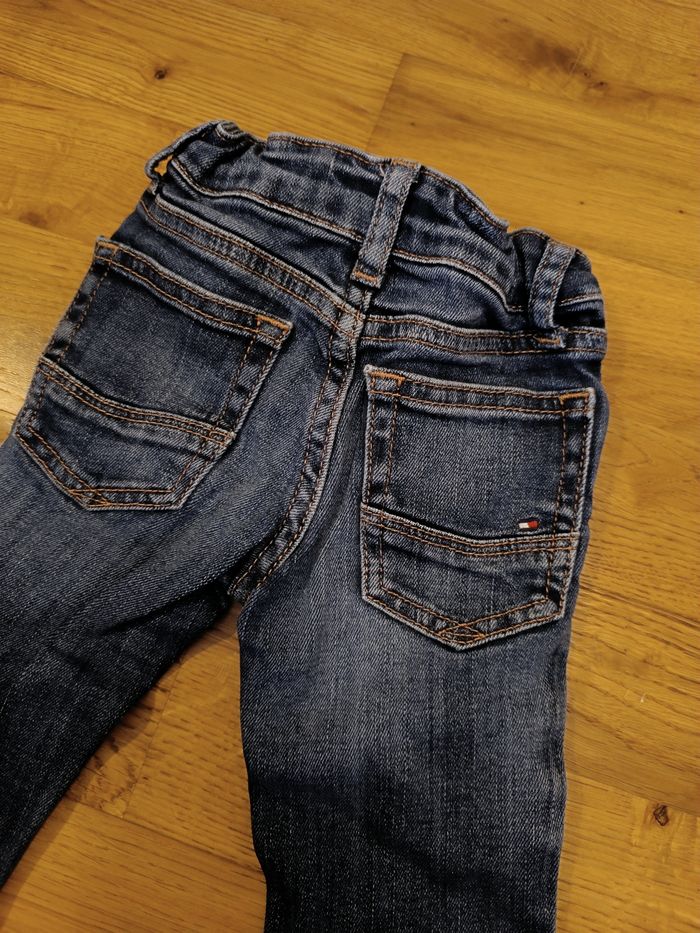 Jeans Tommy Hilfiger Taille 6 mois - photo numéro 4