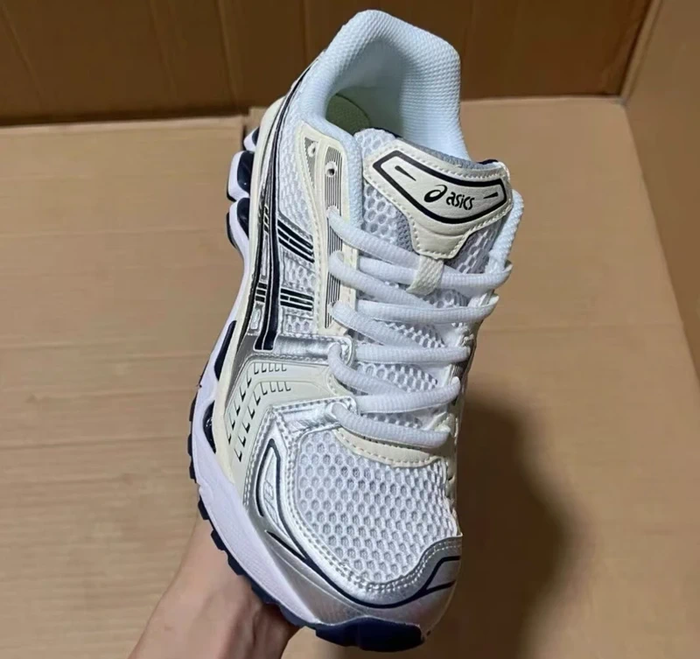 ASICS Gel-Kayano 14 taille 44 - photo numéro 3