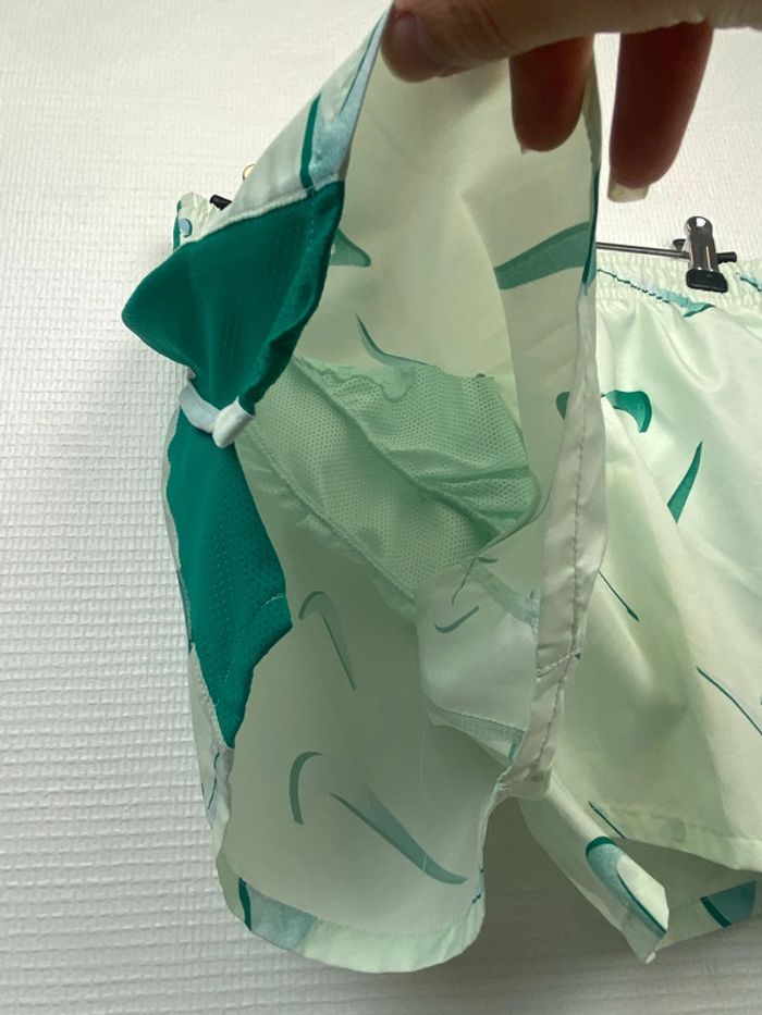 Short sport Nike femme vert XL (2233) - photo numéro 4