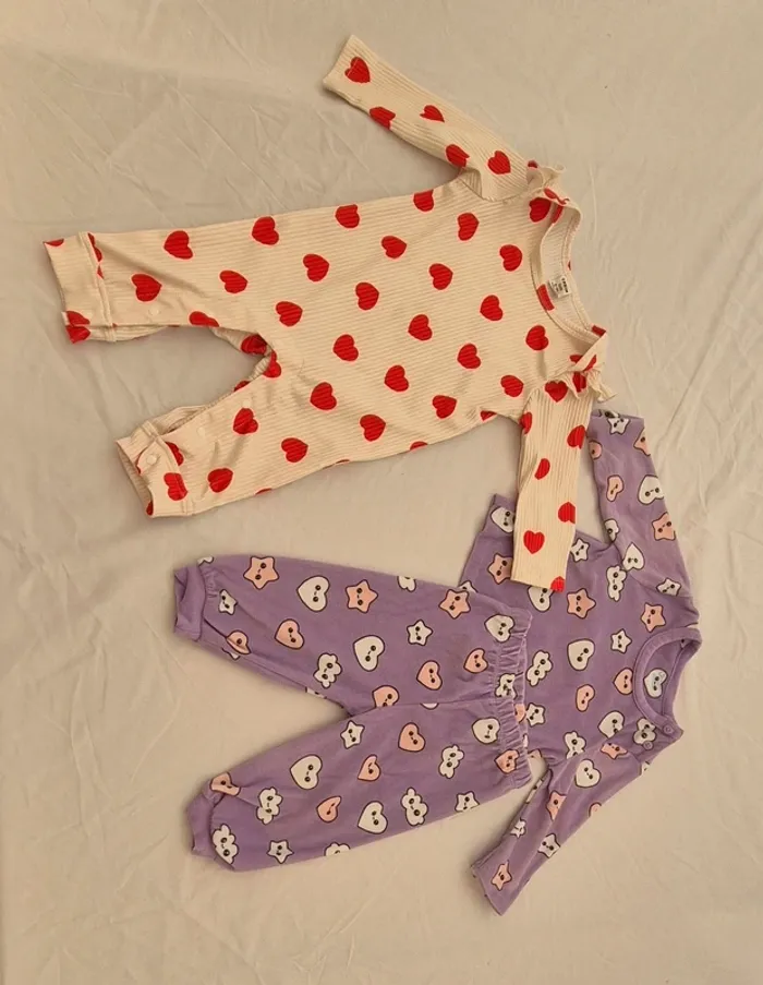 Pyjamas Shein et Primark (2 pièces) 6-9 mois