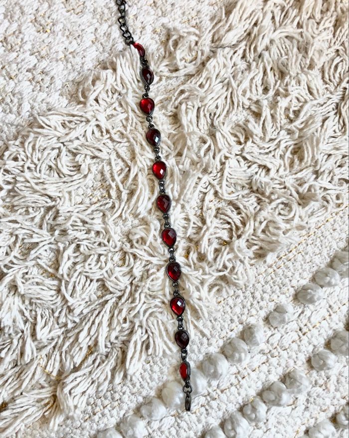 💜 Sublime bracelet noir & rouge Kiabi très bon état 💜 - photo numéro 3