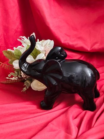 Statue éléphant noir