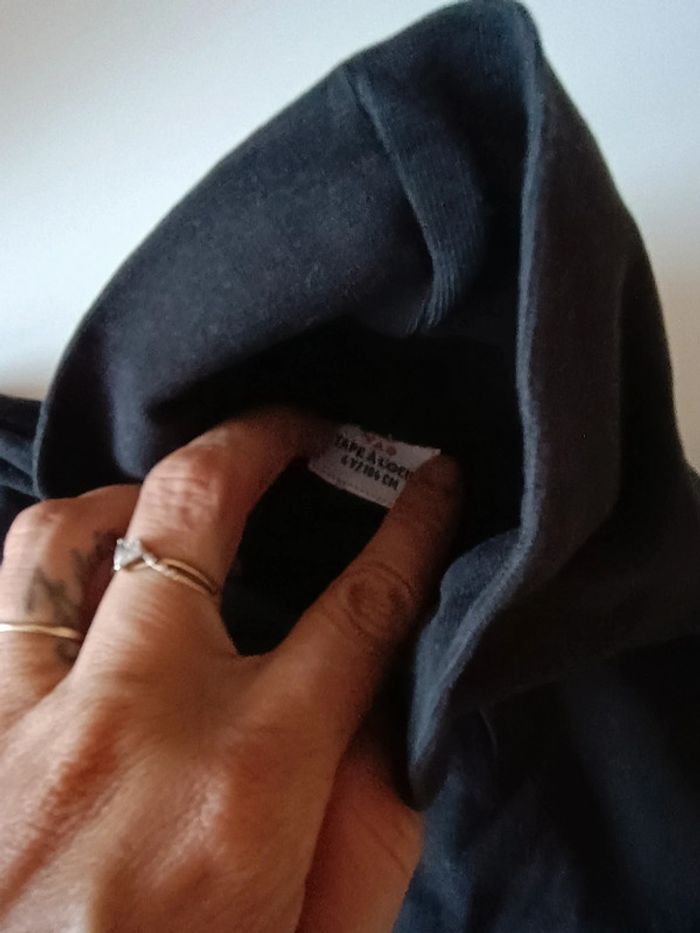 Sous pull noir
4 ans tao - photo numéro 2