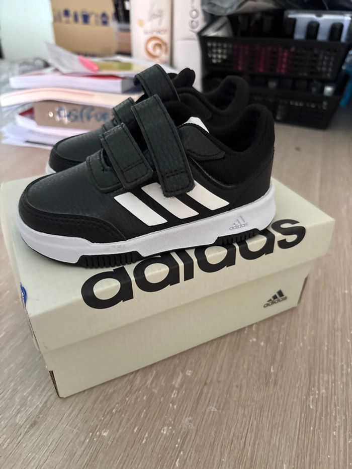 Adidas baskets 21 - photo numéro 2