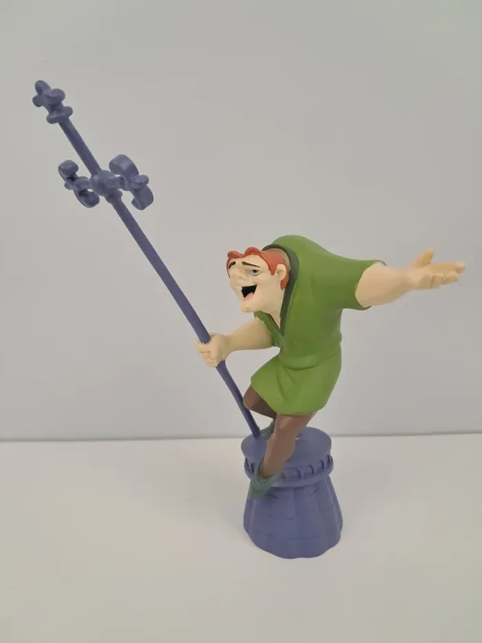 Figurine Quasimodo dans Le Bossu de Notre Dame de Walt Disney - photo numéro 5