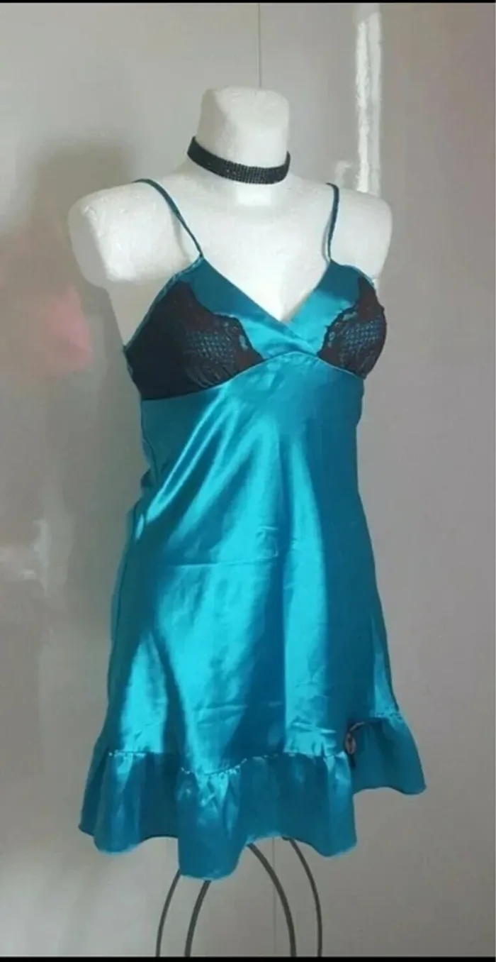 Belle nuisette satiné turquoise Collection Dream Girl T: S 36 - photo numéro 3
