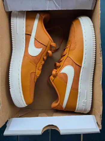 Nike air force 1 taille 38 neuves orange brun