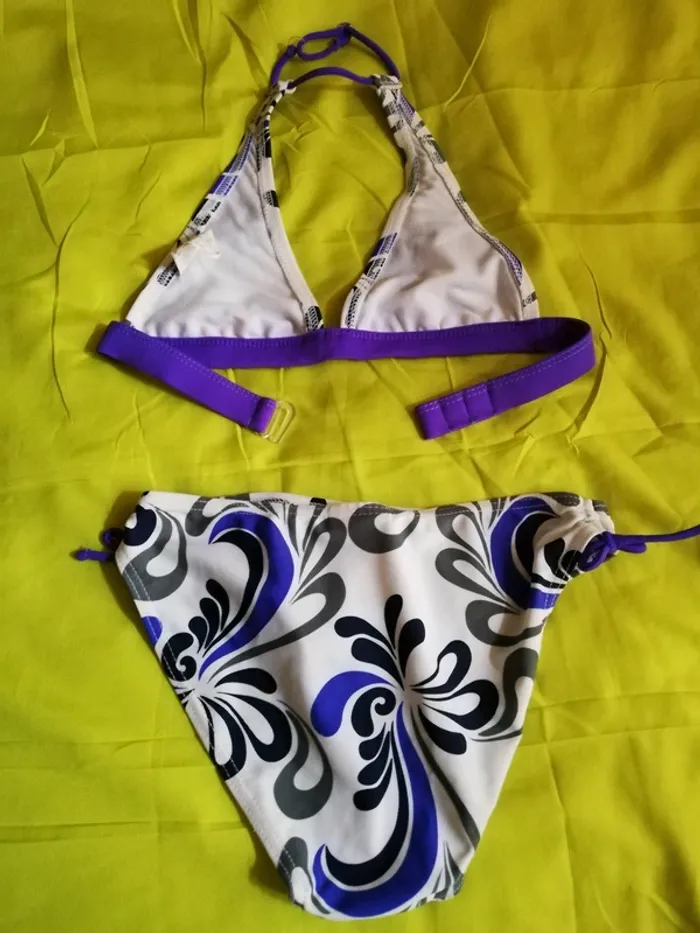 Maillot de bain, deux pièces - photo numéro 2