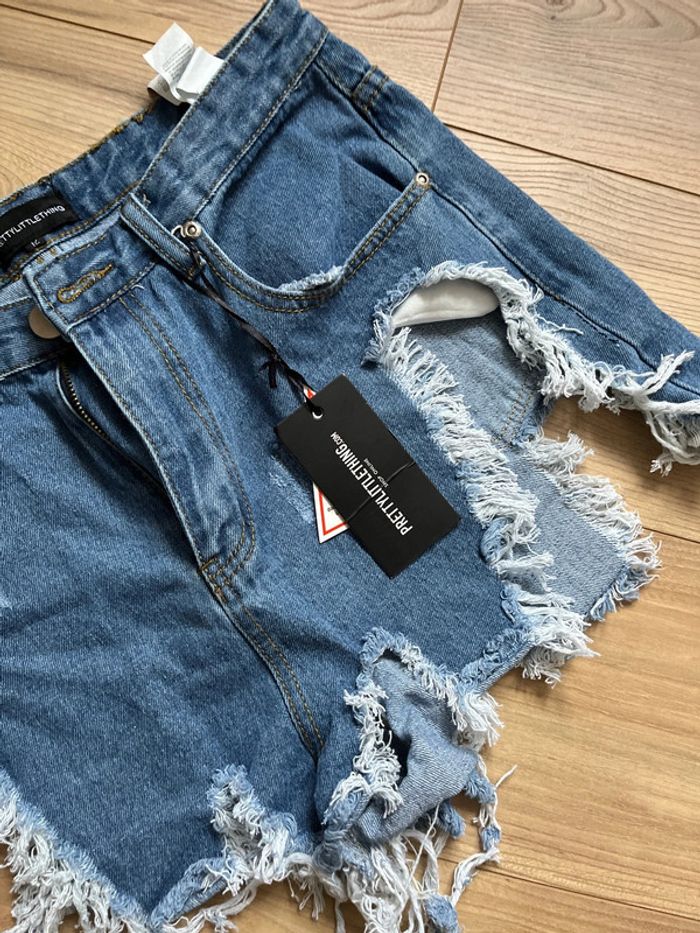 Short en jean trouvé neuf - photo numéro 2
