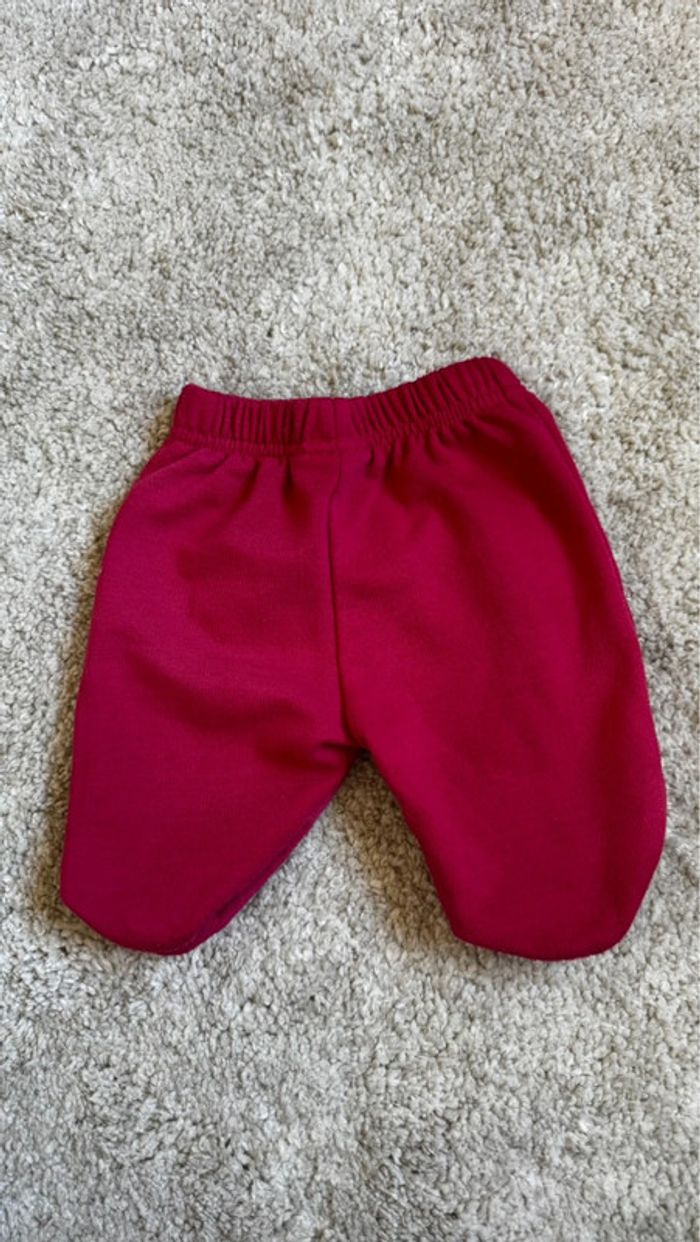 Pantalon rouge – 1 mois