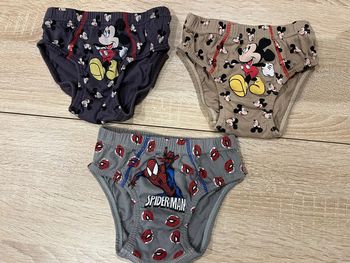Lot 3 culottes Disney neuves 4-6 ans