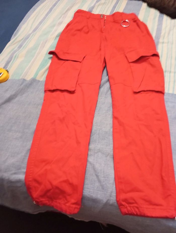 Pantalon taille haute  cargo Bershka comme Neuf taille 34