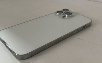 Une iphone treize