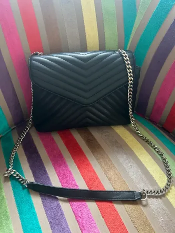 Bershka, sac enveloppe noir anse chaîne argenté