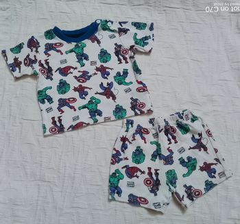 Marvel comics ensemble short t shirt