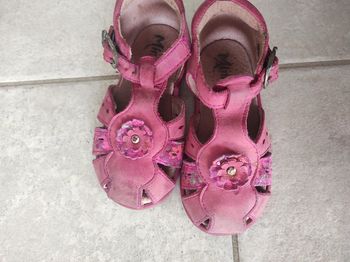 Sandalettes en cuir minibel pointure 21