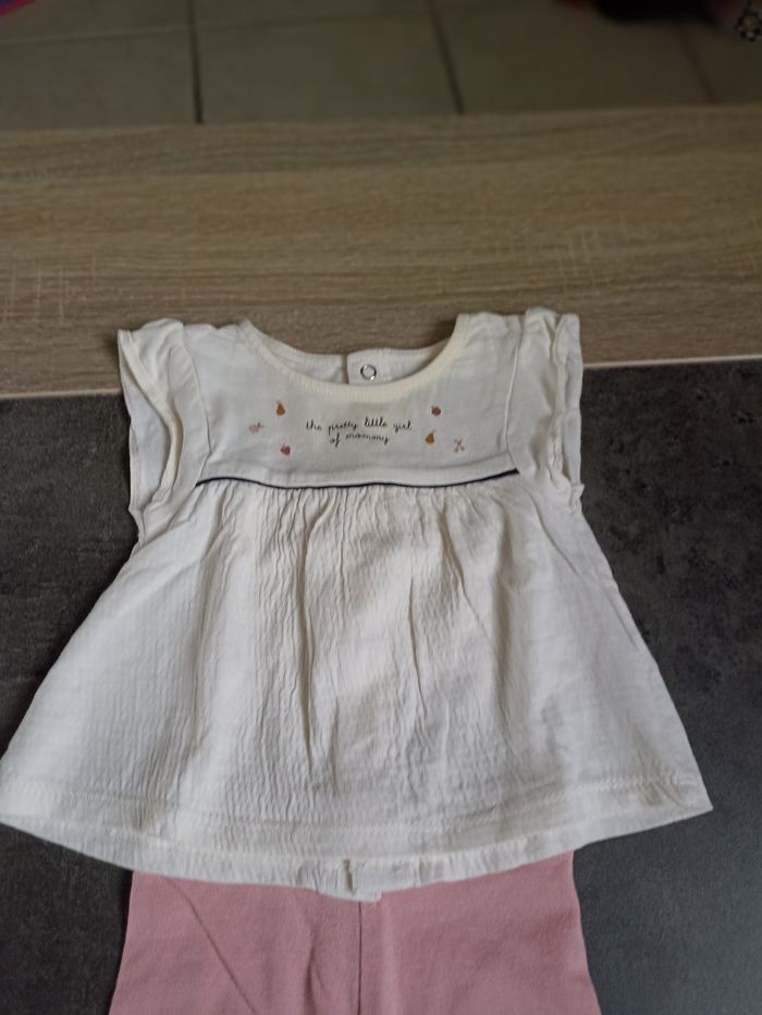 Le legging et la blouse - photo numéro 2