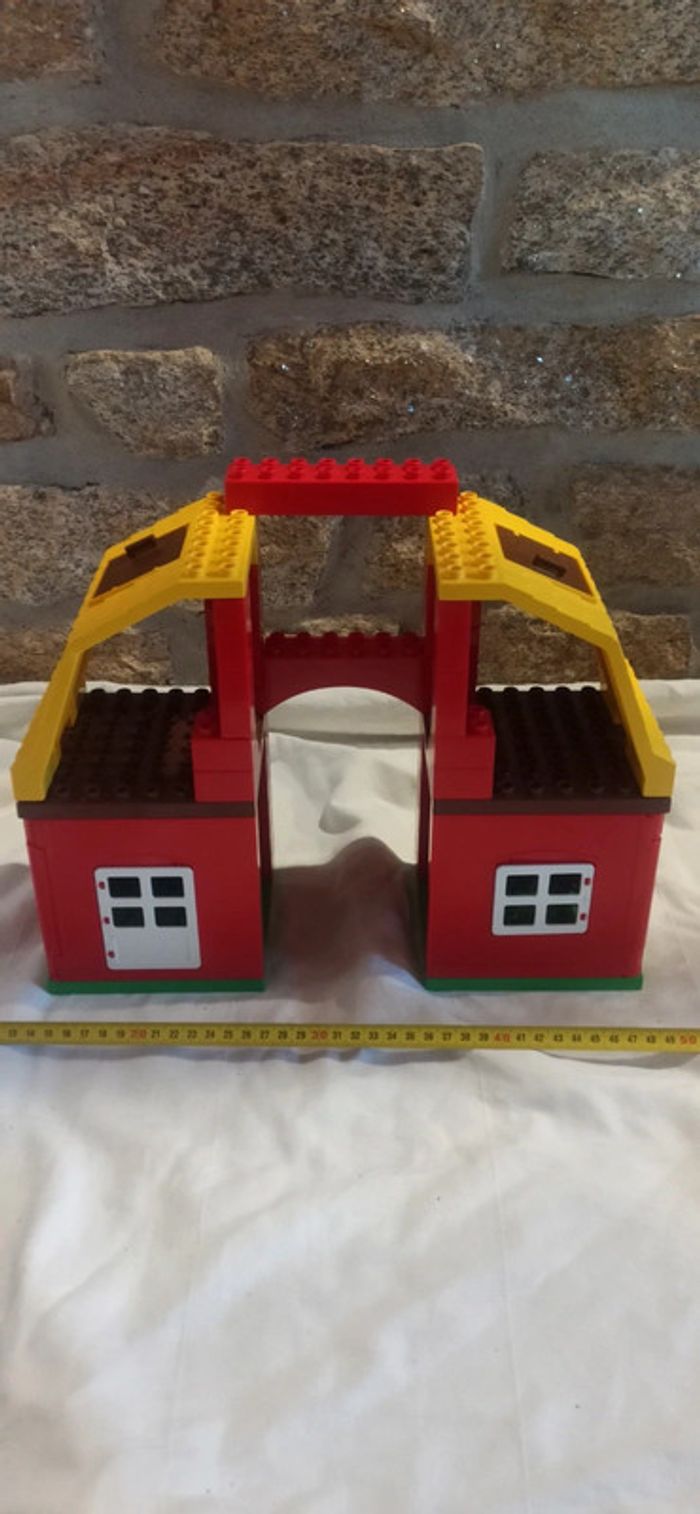 Bâtiment de Ferme avec homme fermier mouton et cochon lego duplo - photo numéro 13