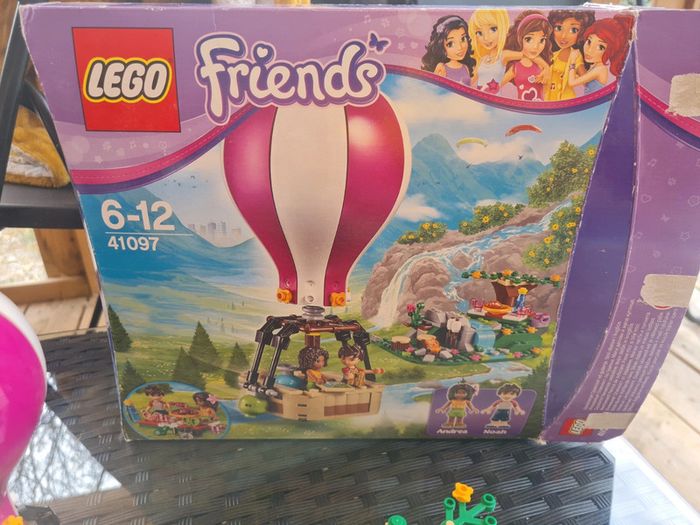 Lego friends 41097 - la montgolfière d'heartlake city - photo numéro 6